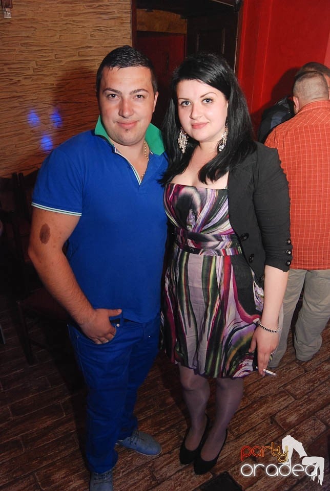 Distracţie în Club Downtown, 