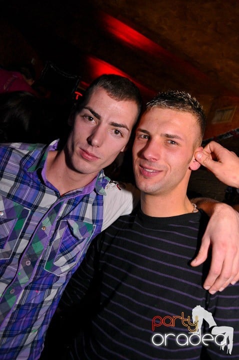 Distracţie în Club Downtown, 