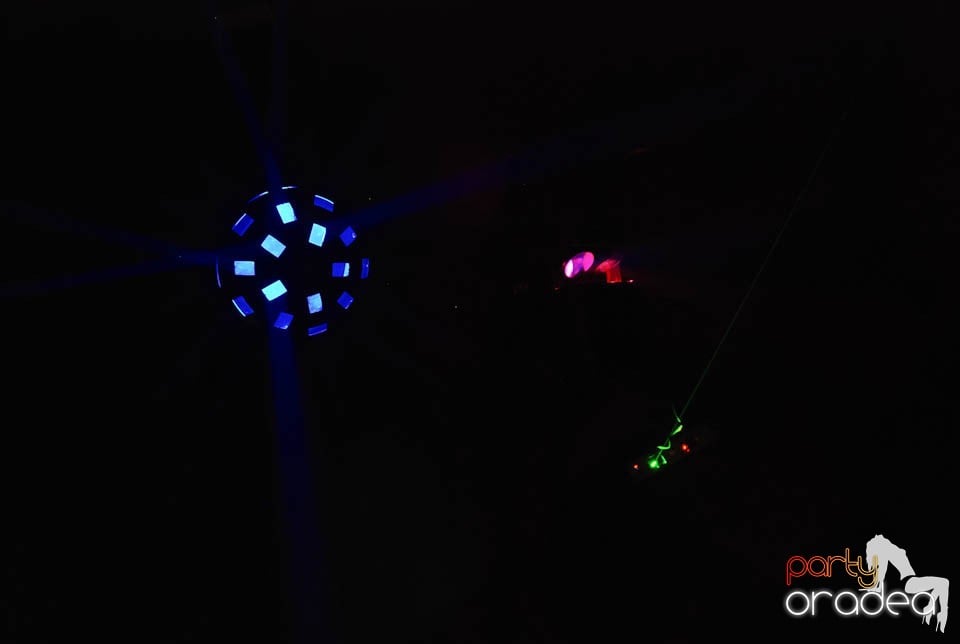 Distracţie în Club Downtown, 