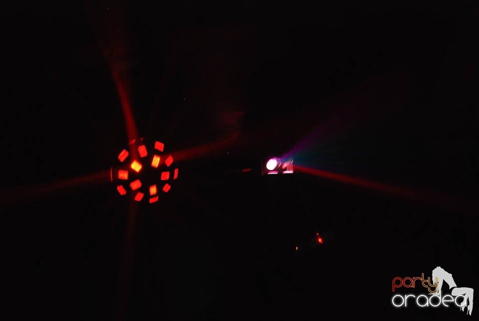 Distracţie în Club Downtown, 