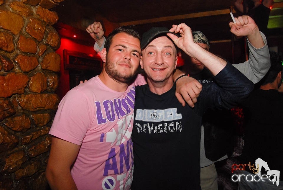 Distracţie în Club Downtown, 