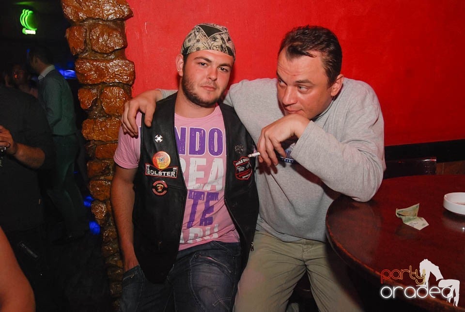 Distracţie în Club Downtown, 