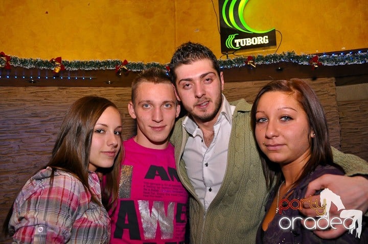 Distracţie în Club Downtown, 