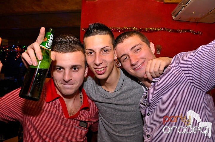 Distracţie în Club Downtown, 