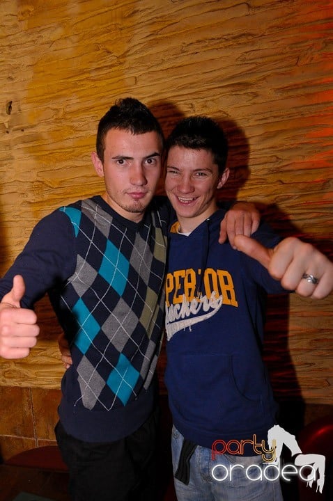 Distracţie în Club Downtown, 