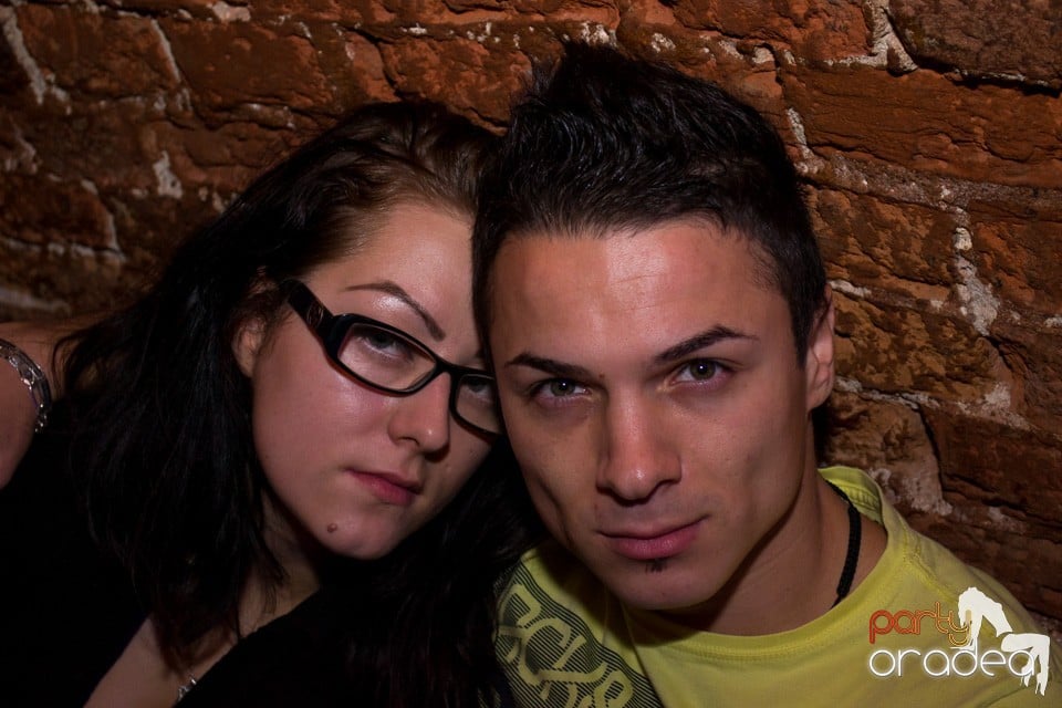 Distracţie în Club Escape, 