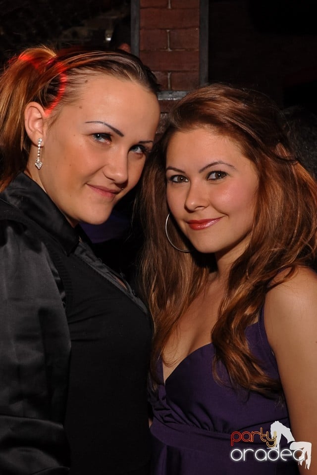 Distracţie în Club Escape, 