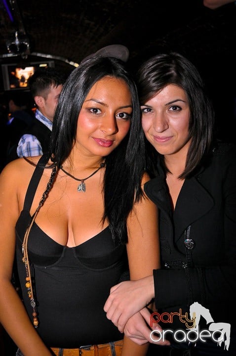 Distracţie în Club Escape, 