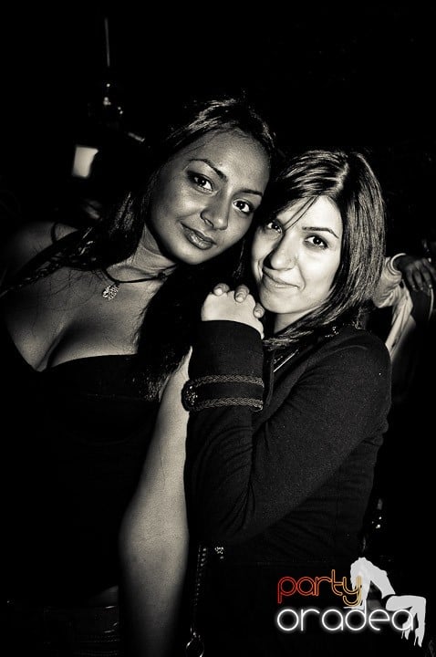 Distracţie în Club Escape, 