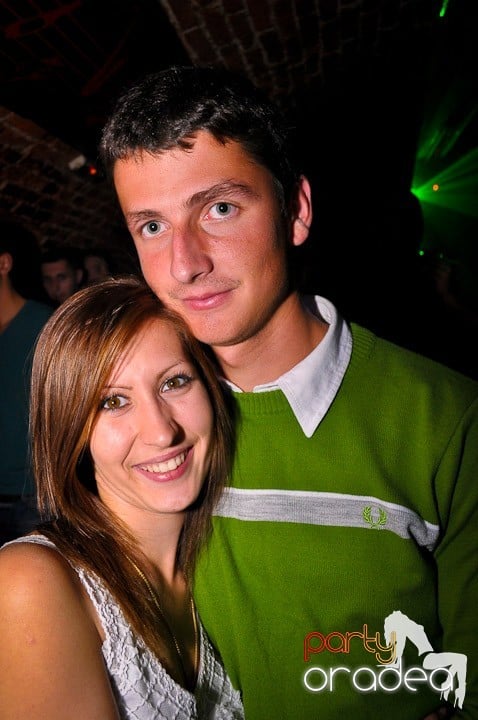 Distracţie în Club Escape, 