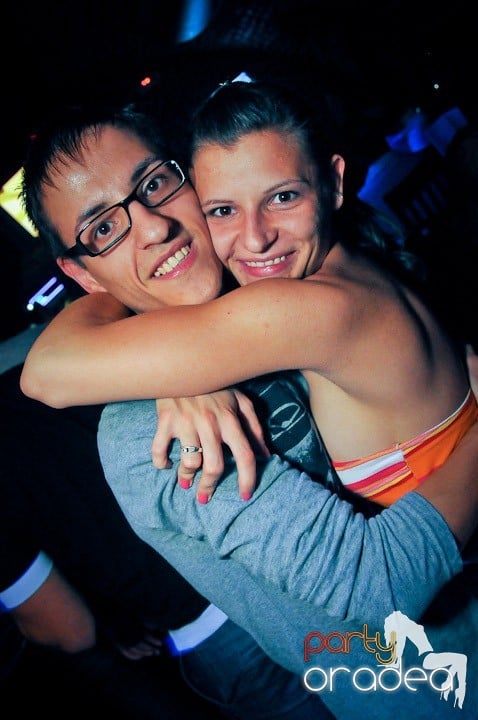 Distracţie în Club Escape, 