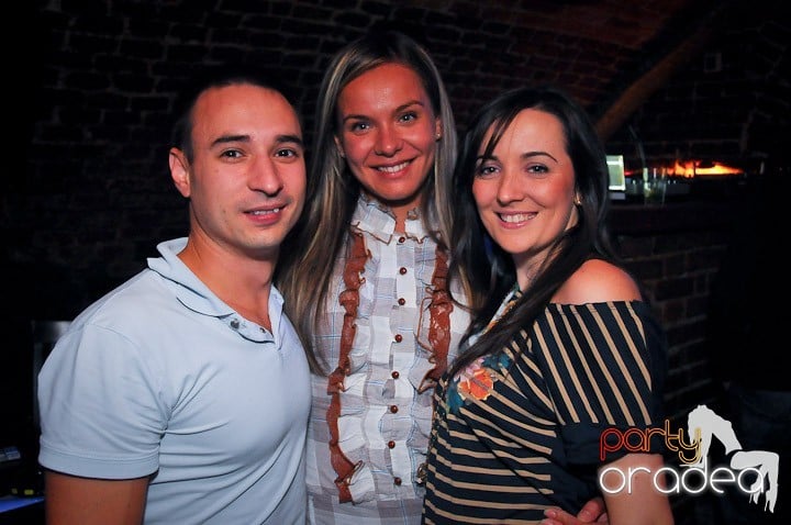 Distracţie în Club Escape, 