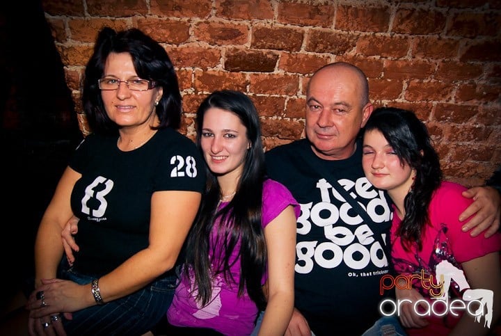 Distracţie în Club Escape, 