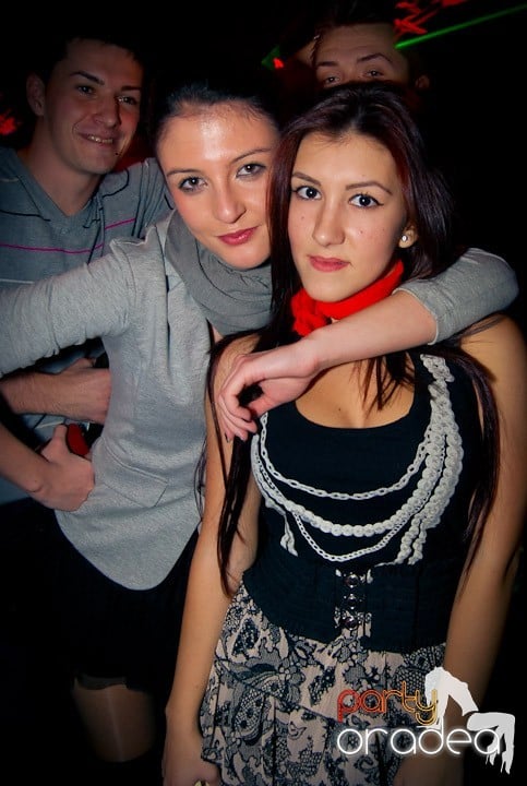 Distracţie în Club Escape, 