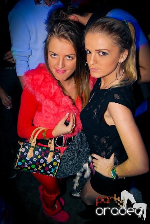 Distracţie în Club Escape, 