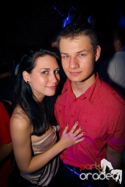 Distracţie în Club Escape, 