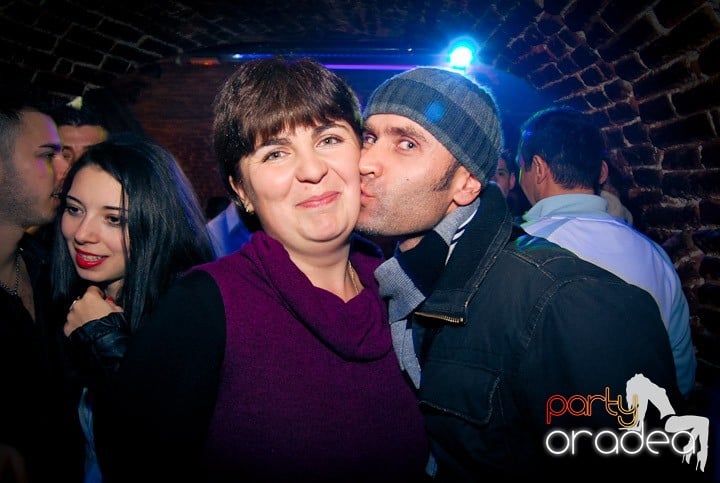 Distracţie în Club Escape, 