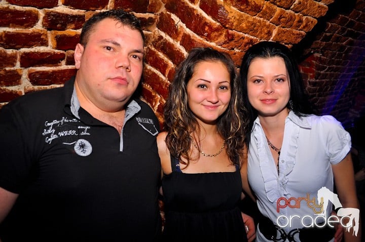 Distracţie în Club Escape, 