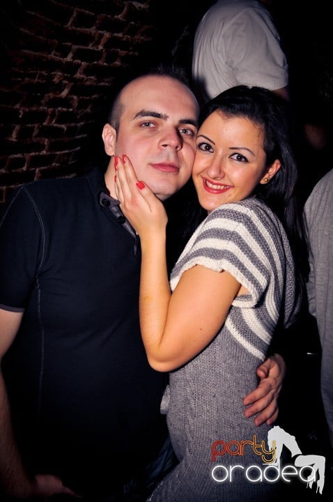 Distracţie în Club Escape, 