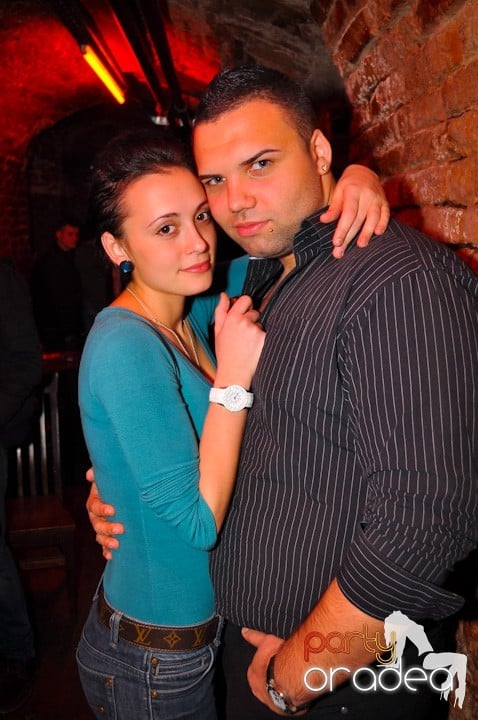 Distracţie în Club Escape, 