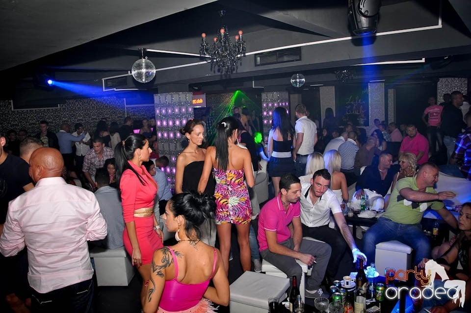 Distracţie în Club Life,