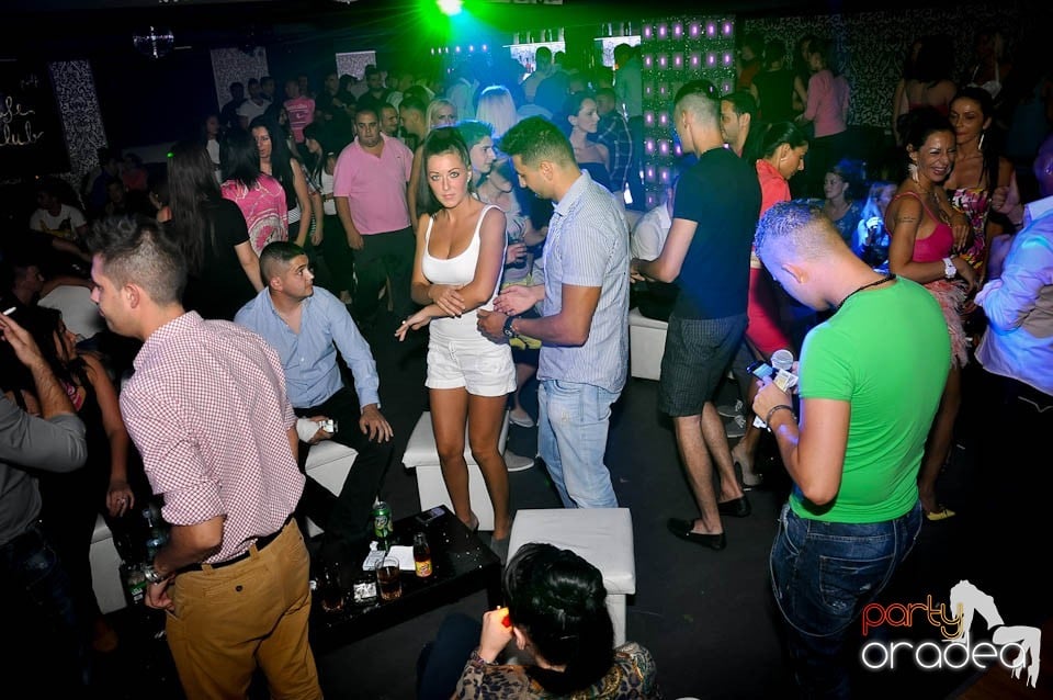 Distracţie în Club Life,
