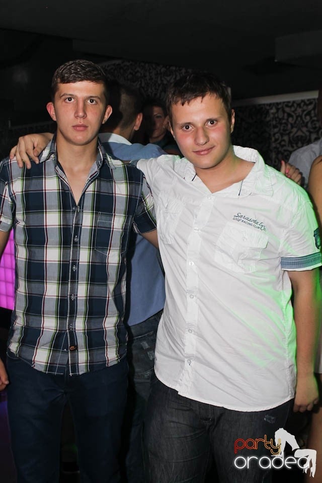 Distracţie în Club Life,