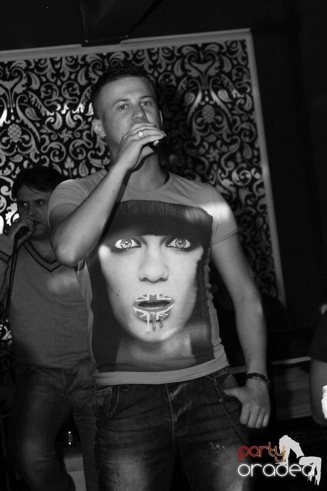 Distracţie în Club Life,