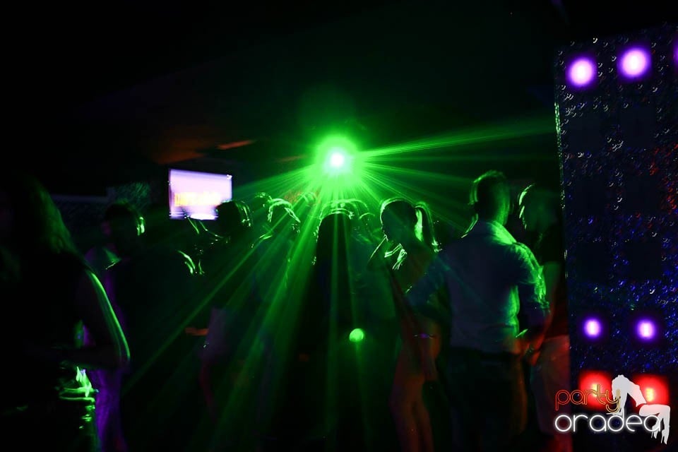Distracţie în Club Life,