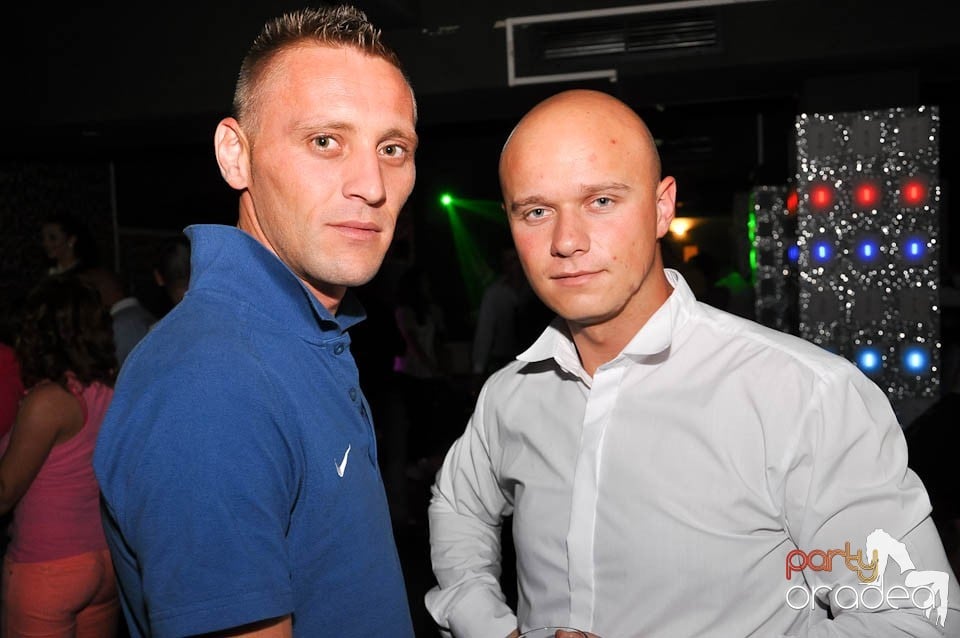 Distracţie în Club Life,