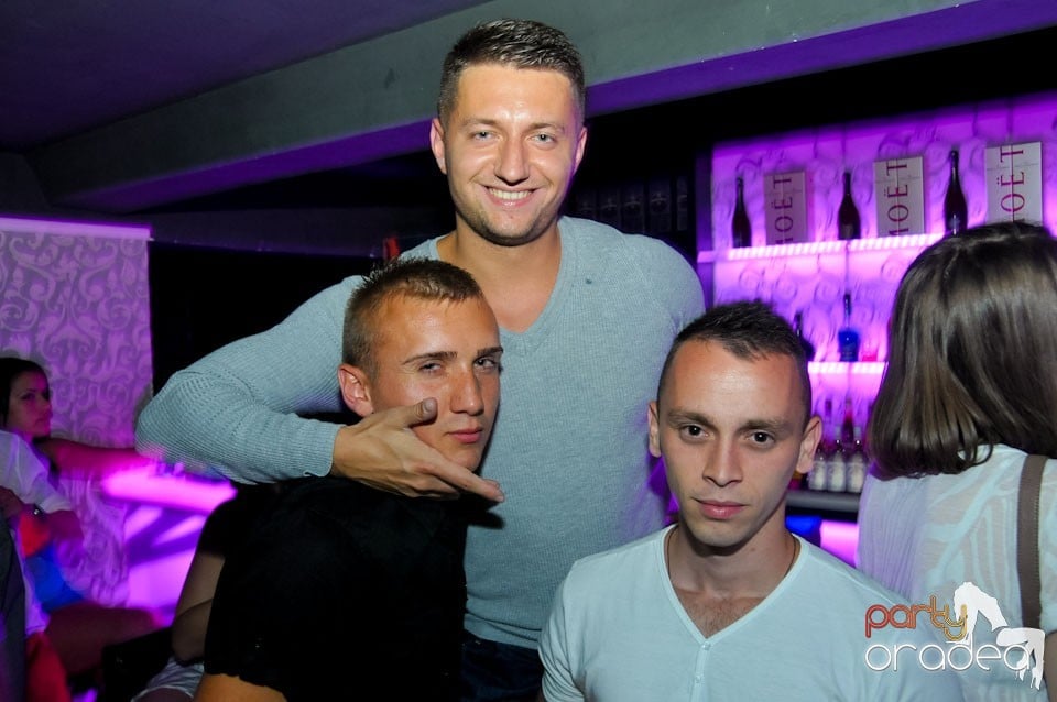 Distracţie în Club Life, 