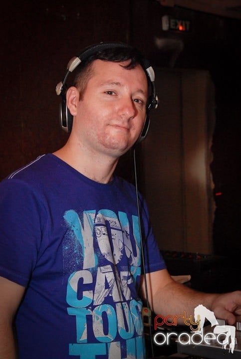 Distracţie în Club Seven, 