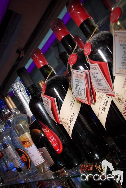 Distracţie în Club Seven, 