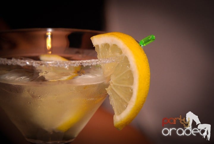 Distracţie în Club Seven, 