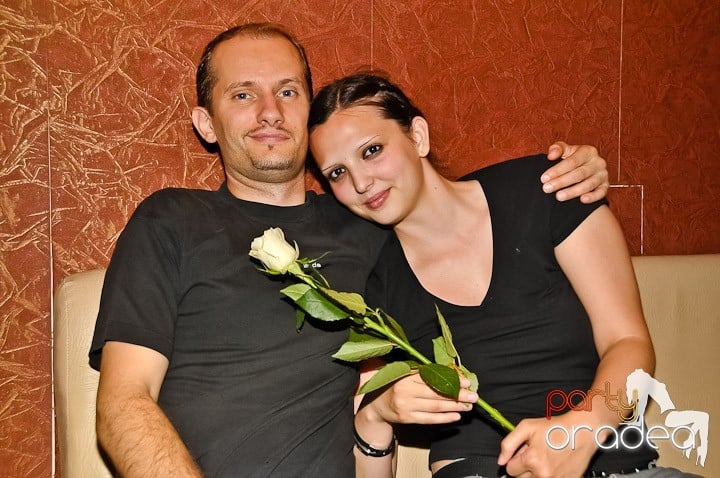 Distracţie în Club Seven, 