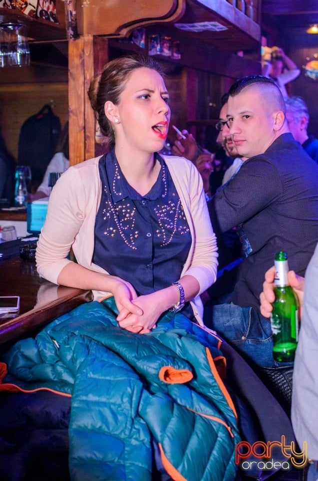 Distracţie în Columbus, Columbus Cafe