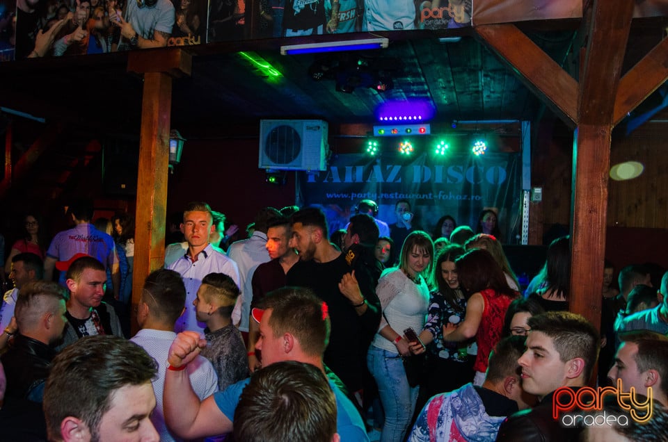 Distracție în Disco Faház, 