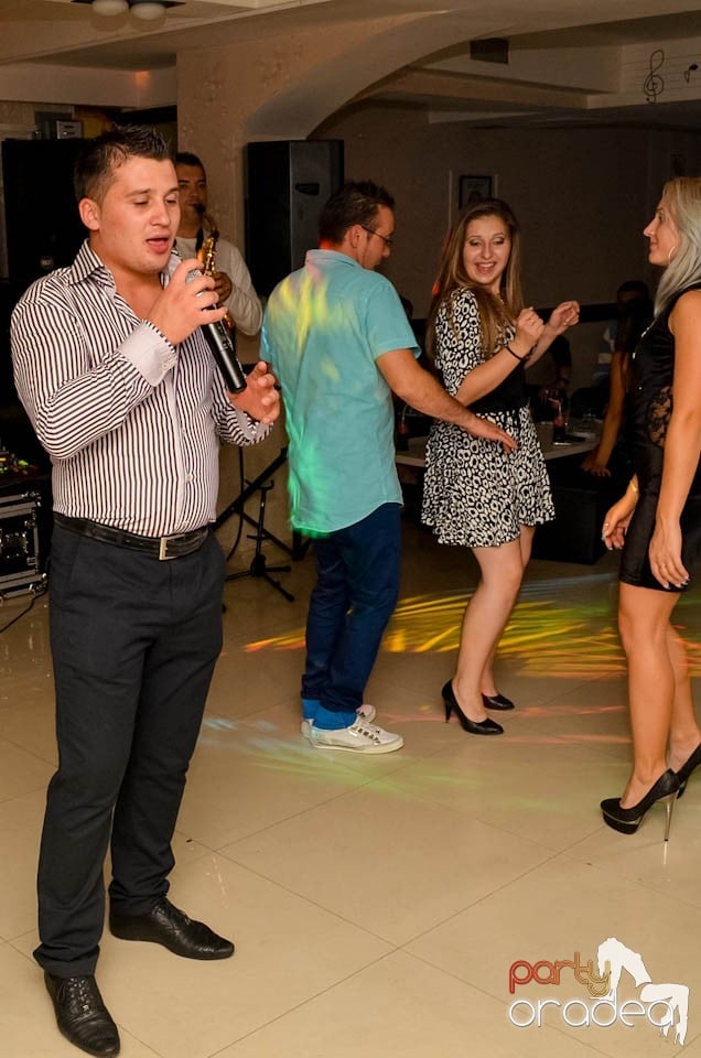 Distracţie în L'amore Caffe Club,
