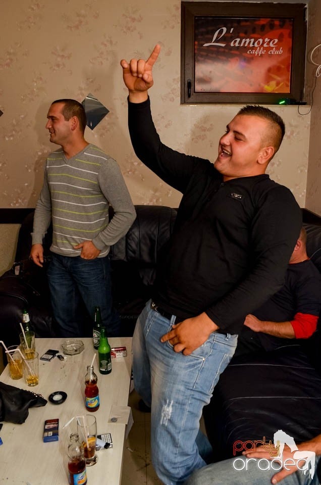 Distracţie în L'amore Caffe Club,