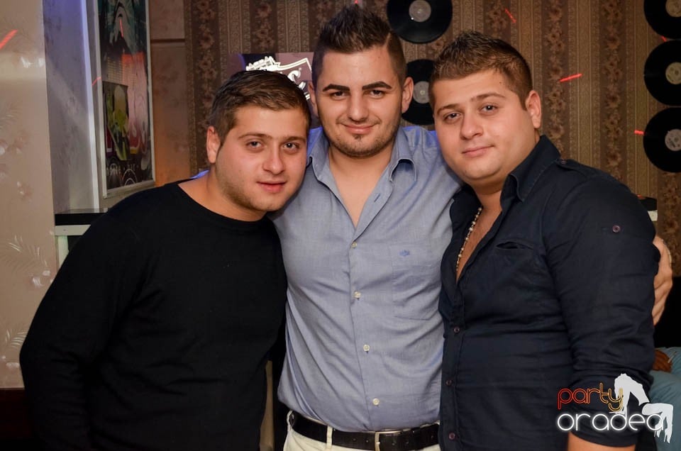 Distracţie în L'amore Caffe Club,