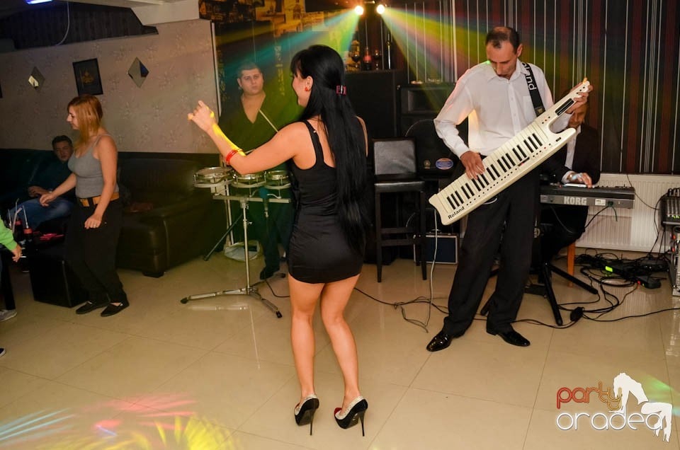 Distracţie în L'amore Caffe Club,