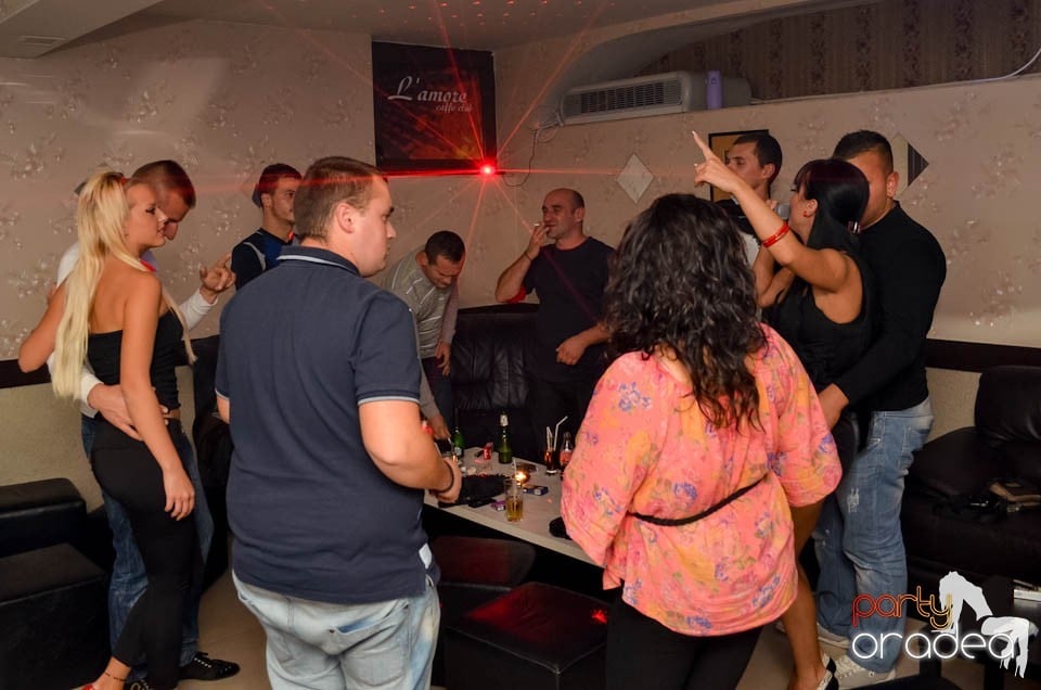 Distracţie în L'amore Caffe Club,