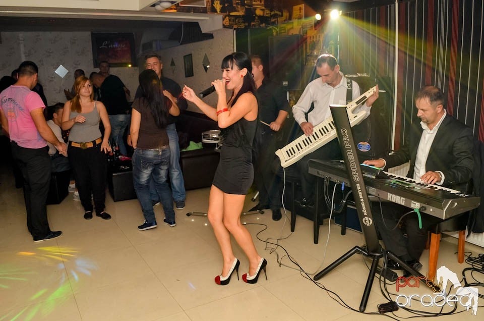 Distracţie în L'amore Caffe Club,