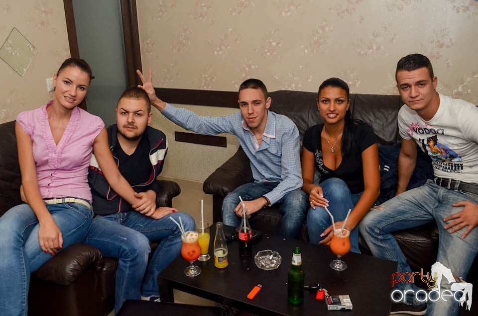 Distracţie în L'amore Caffe Club,
