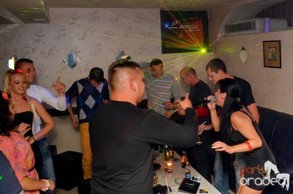 Distracţie în L'amore Caffe Club,