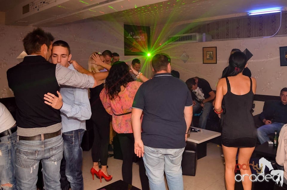 Distracţie în L'amore Caffe Club,
