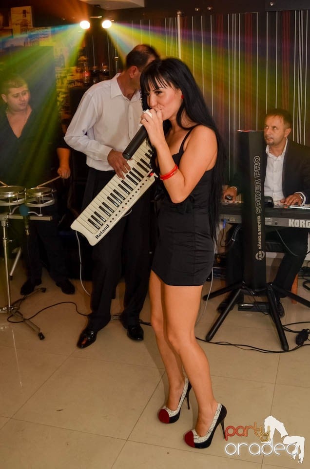 Distracţie în L'amore Caffe Club,