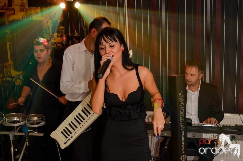 Distracţie în L'amore Caffe Club,