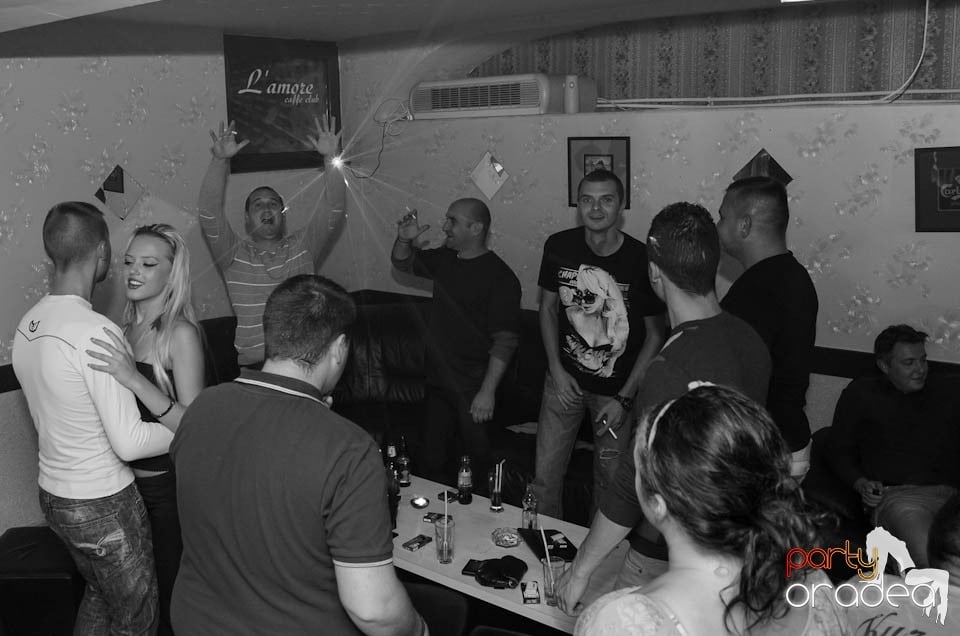 Distracţie în L'amore Caffe Club,