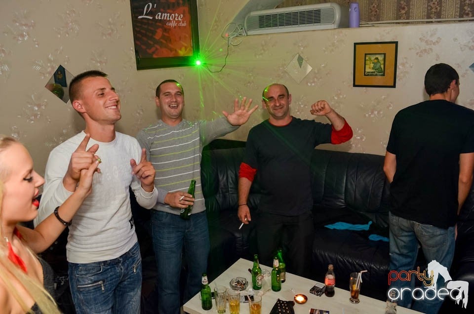 Distracţie în L'amore Caffe Club,